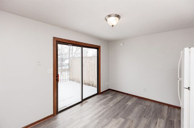 617 Hickory Hill Lane, Des Moines, IA 50317