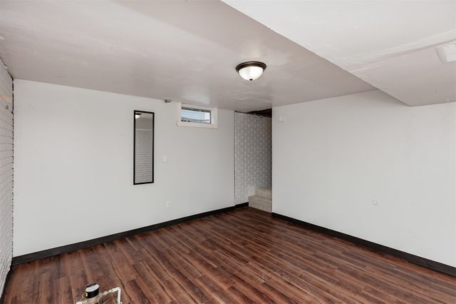 617 Hickory Hill Lane, Des Moines, IA 50317