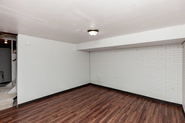 617 Hickory Hill Lane, Des Moines, IA 50317