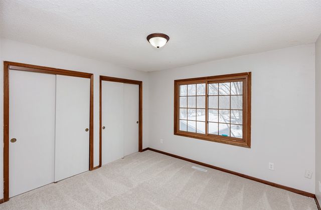 617 Hickory Hill Lane, Des Moines, IA 50317