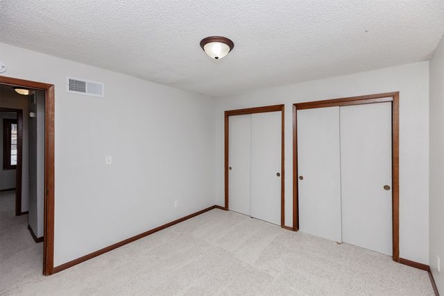 617 Hickory Hill Lane, Des Moines, IA 50317