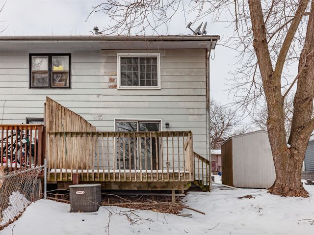 617 Hickory Hill Lane, Des Moines, IA 50317