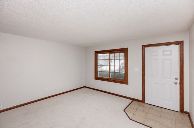 617 Hickory Hill Lane, Des Moines, IA 50317