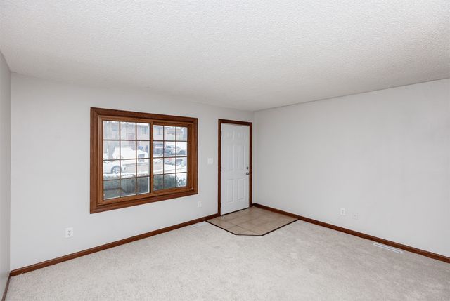 617 Hickory Hill Lane, Des Moines, IA 50317