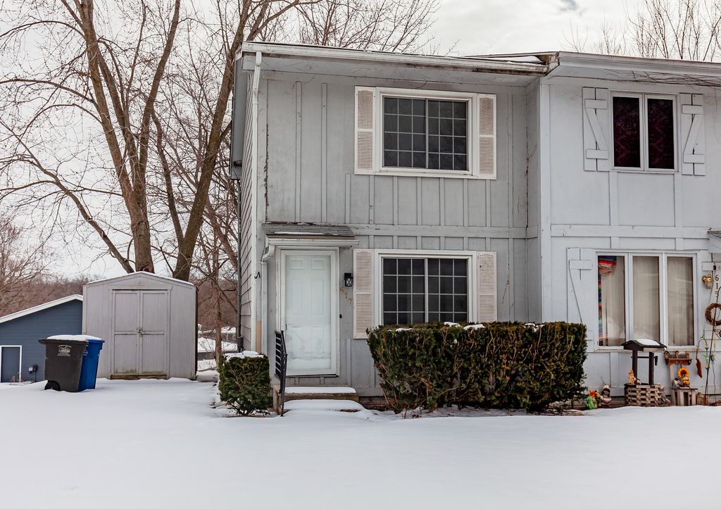 617 Hickory Hill Lane, Des Moines, IA 50317