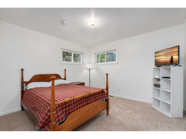 335 Mountain View Dr, Fort Collins, CO 80524