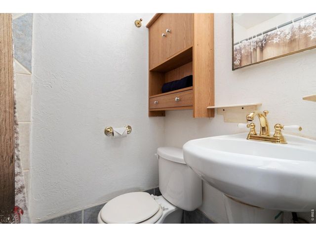 335 Mountain View Dr, Fort Collins, CO 80524