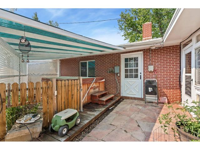 335 Mountain View Dr, Fort Collins, CO 80524