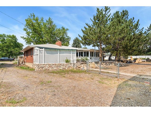 335 Mountain View Dr, Fort Collins, CO 80524