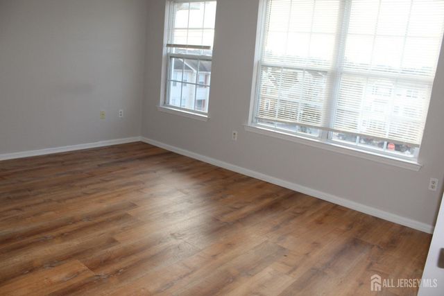 53 Giera Court, Sayreville, NJ 08859
