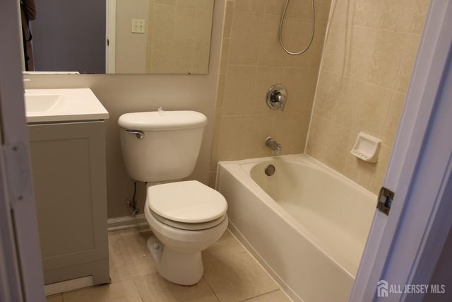 53 Giera Court, Sayreville, NJ 08859