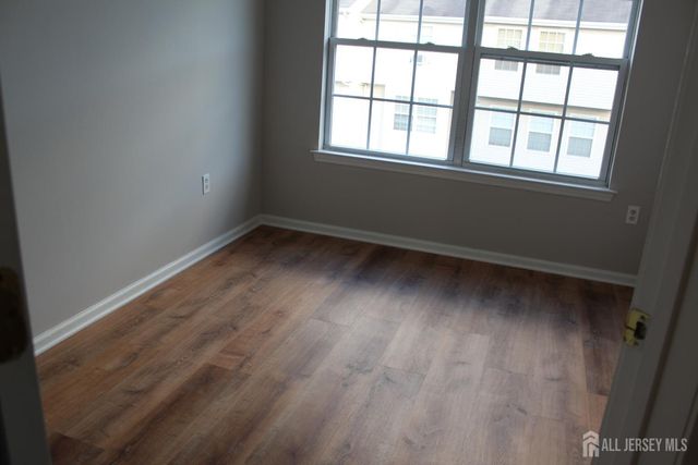 53 Giera Court, Sayreville, NJ 08859