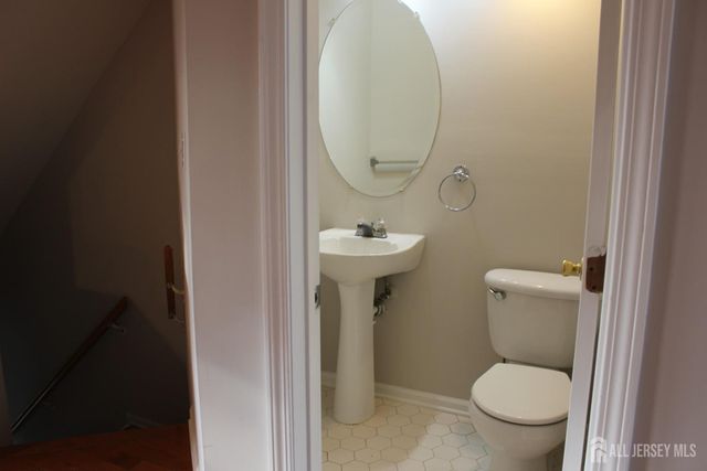 53 Giera Court, Sayreville, NJ 08859