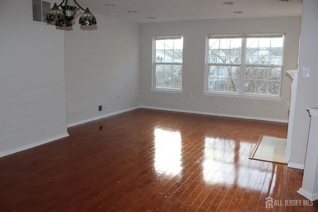 53 Giera Court, Sayreville, NJ 08859