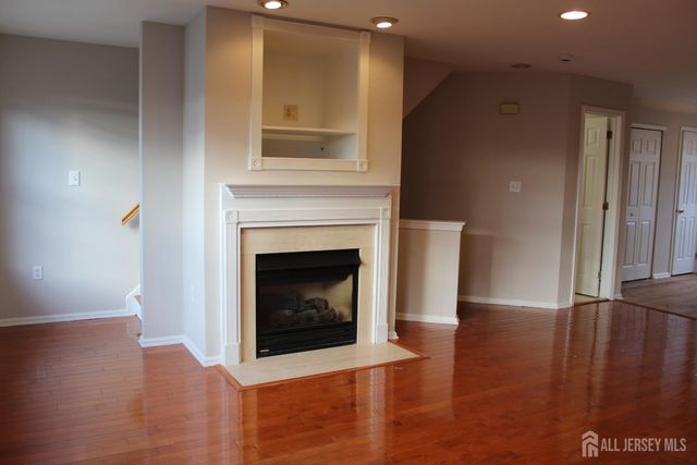 53 Giera Court, Sayreville, NJ 08859