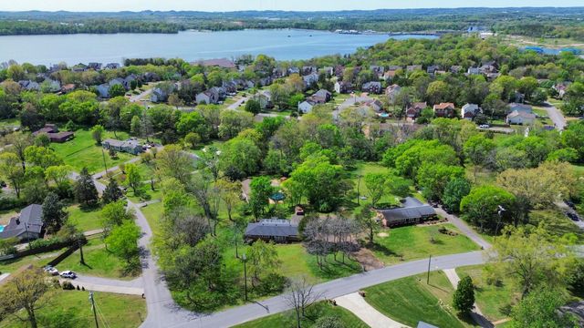 127 Riviera Dr, Hendersonville, TN 37075