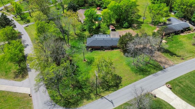 127 Riviera Dr, Hendersonville, TN 37075