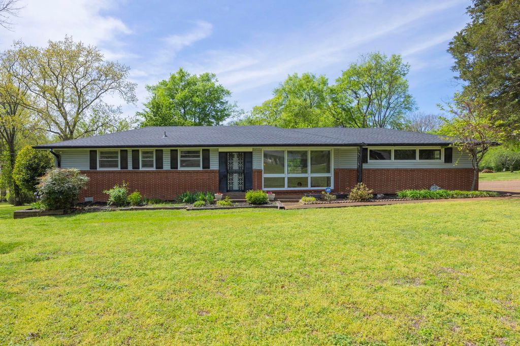 127 Riviera Dr, Hendersonville, TN 37075