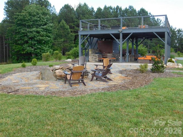 207 W Settings Boulevard NW, Valdese, NC 28690