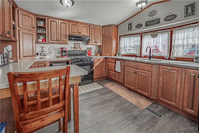 1158 Timberwood Court, Lockport City, NY 14094