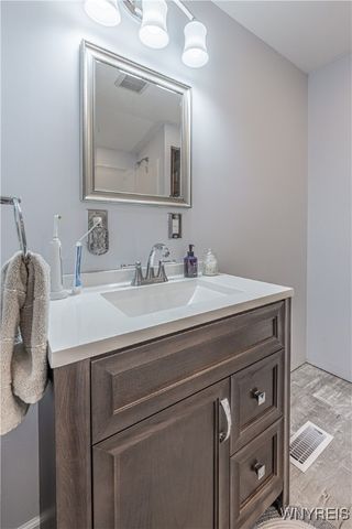 1158 Timberwood Court, Lockport City, NY 14094