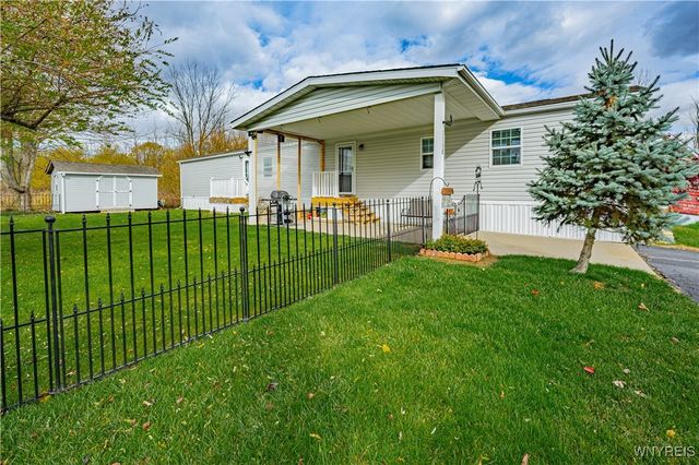 1158 Timberwood Court, Lockport City, NY 14094