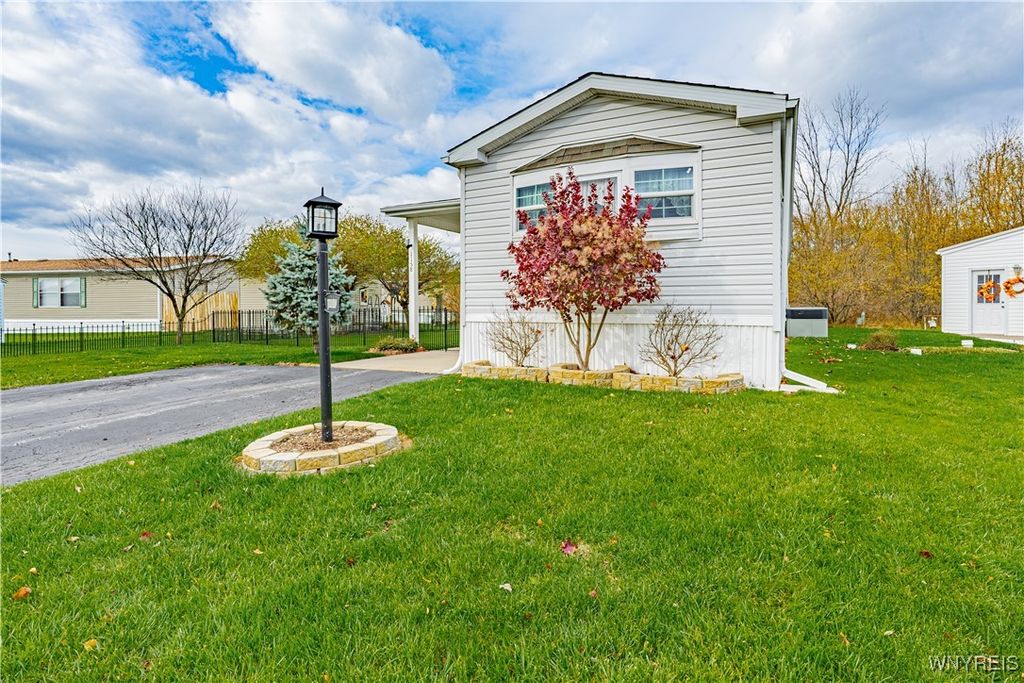 1158 Timberwood Court, Lockport City, NY 14094