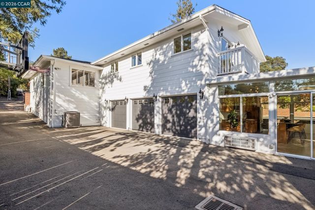 932 Reliez Station Road, Lafayette, CA 94549