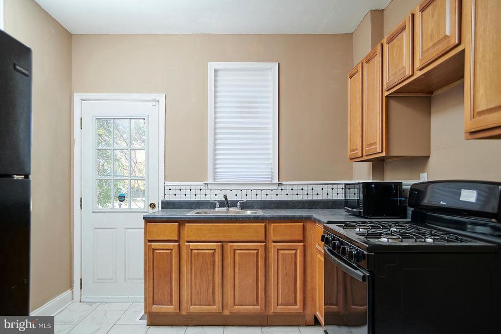 6123 UPLAND ST, Philadelphia, PA 19142
