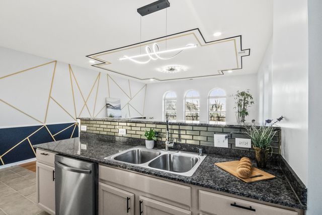 3817 S ELLIS Avenue 302, Chicago, IL 60653