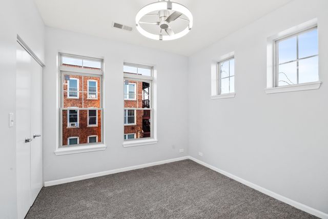 3817 S ELLIS Avenue 302, Chicago, IL 60653