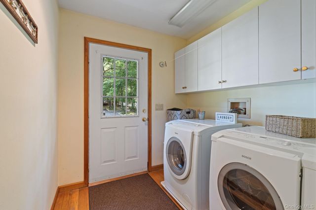 470 Pond Path, East Setauket, NY 11733