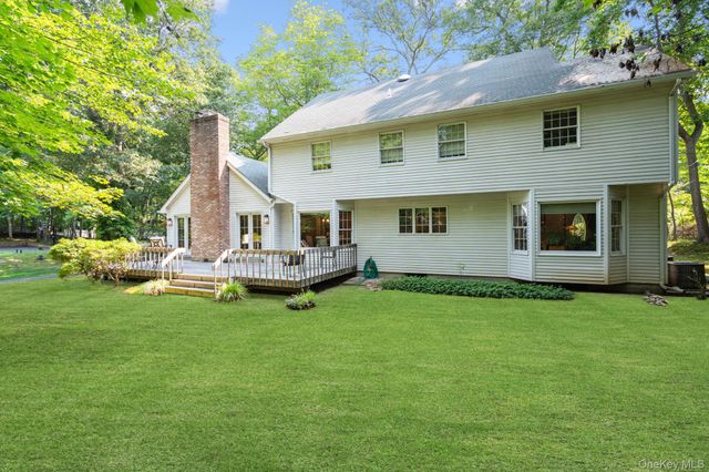 470 Pond Path, East Setauket, NY 11733