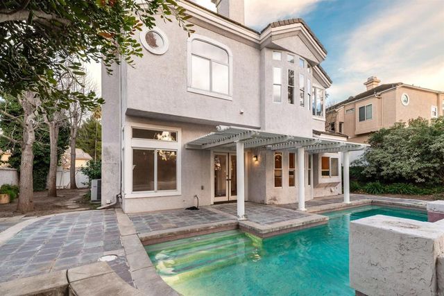 11605 Windcrest Lane, San Diego, CA 92128