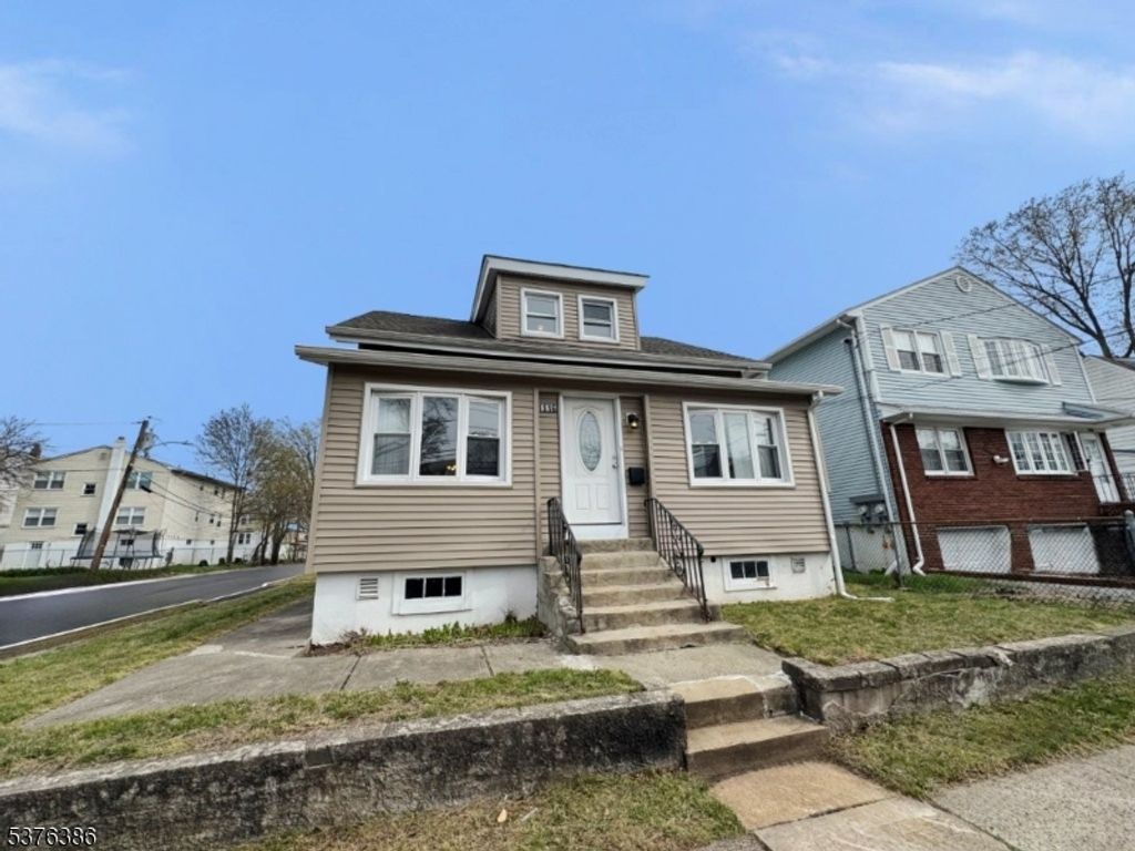 1116 Dill Ave, Linden City, NJ 07036