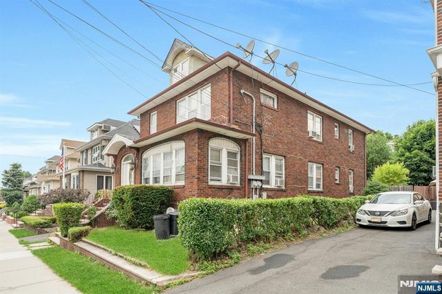 417 Oakdene Avenue, Cliffside Park, NJ 07010