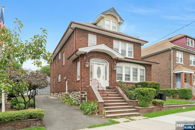 417 Oakdene Avenue, Cliffside Park, NJ 07010