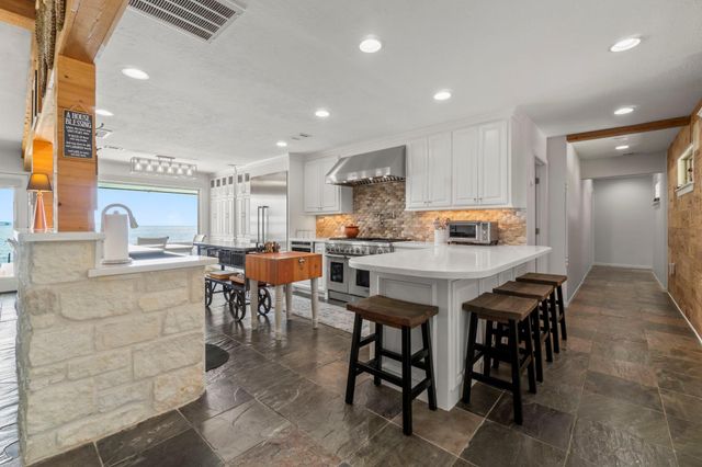 155 Greenbriar Drive, Livingston, TX 77351