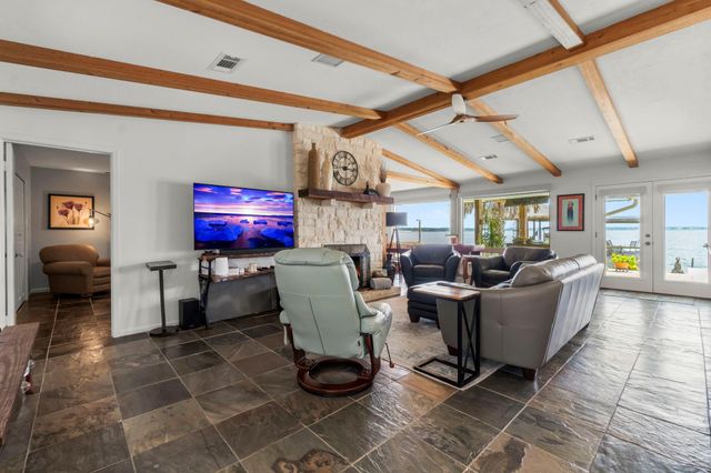 155 Greenbriar Drive, Livingston, TX 77351