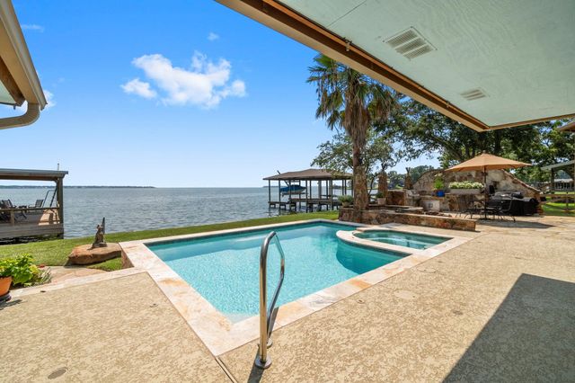 155 Greenbriar Drive, Livingston, TX 77351