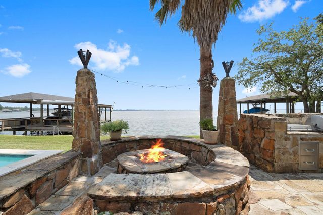 155 Greenbriar Drive, Livingston, TX 77351