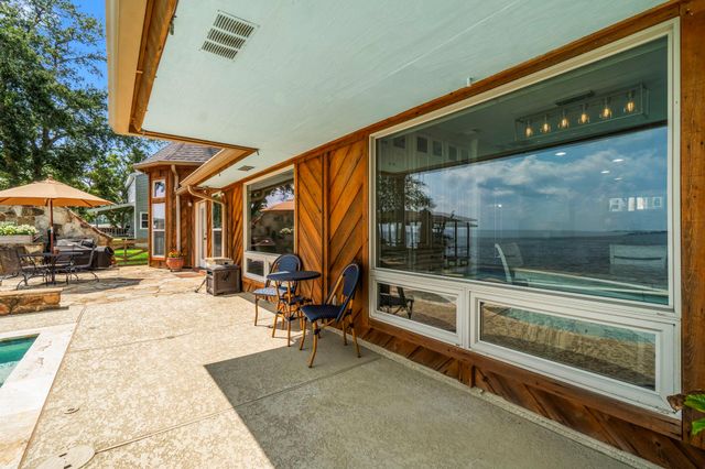 155 Greenbriar Drive, Livingston, TX 77351