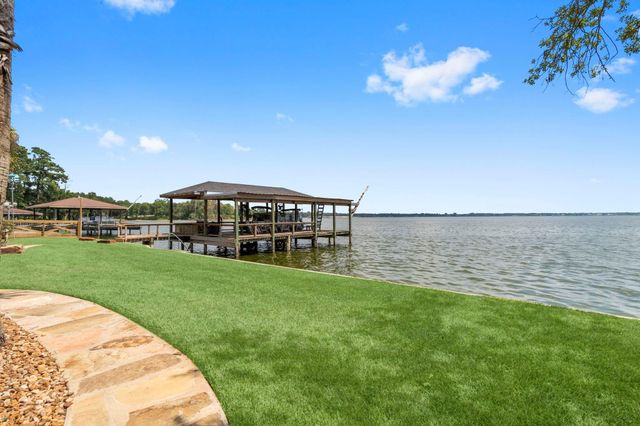 155 Greenbriar Drive, Livingston, TX 77351