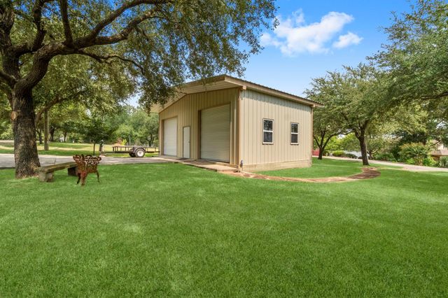 155 Greenbriar Drive, Livingston, TX 77351