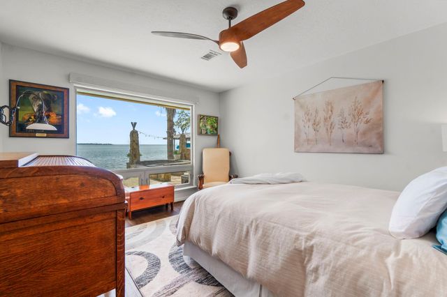 155 Greenbriar Drive, Livingston, TX 77351