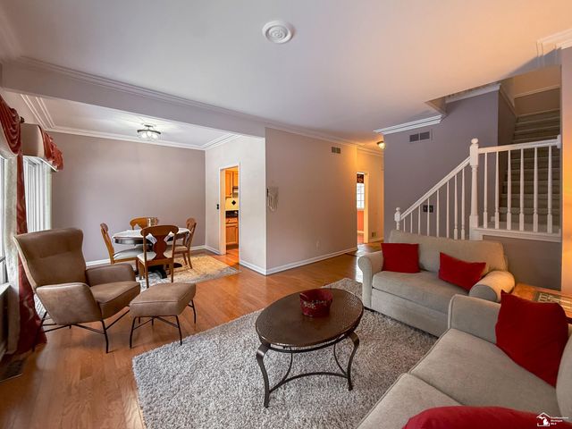 22901 Woodcreek Drive 61, Taylor, MI 48180