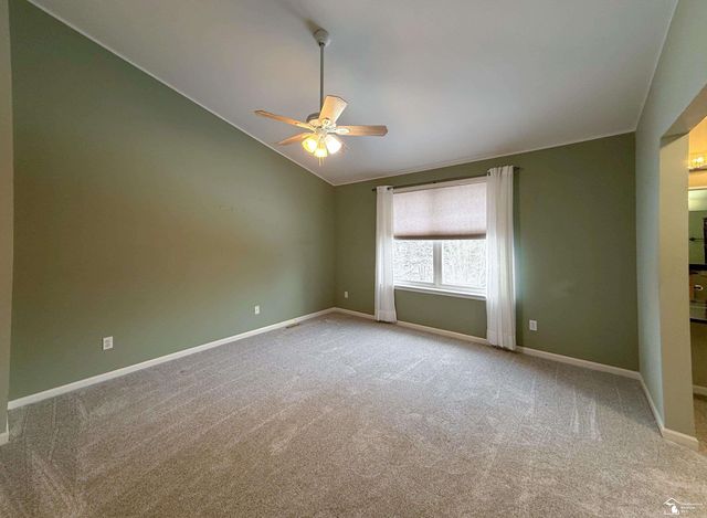 22901 Woodcreek Drive 61, Taylor, MI 48180