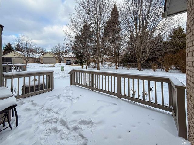 22901 Woodcreek Drive 61, Taylor, MI 48180