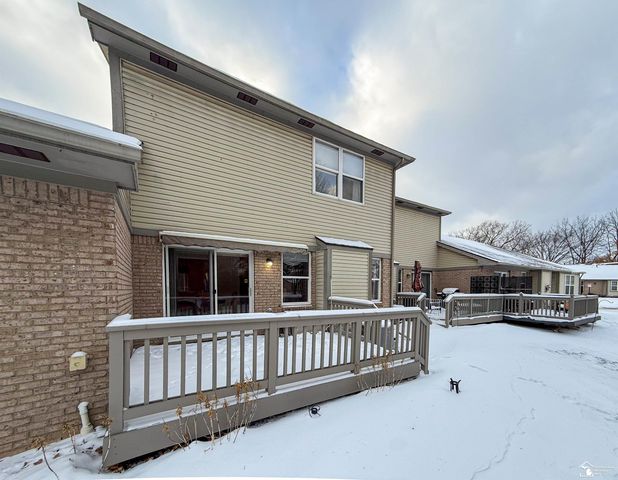 22901 Woodcreek Drive 61, Taylor, MI 48180