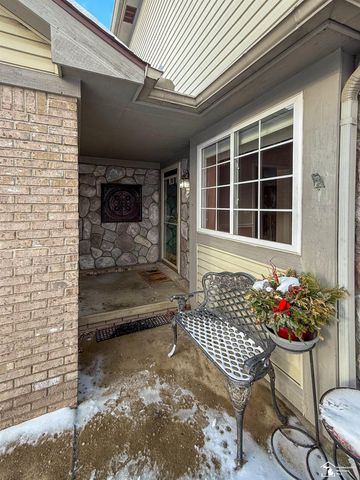 22901 Woodcreek Drive 61, Taylor, MI 48180